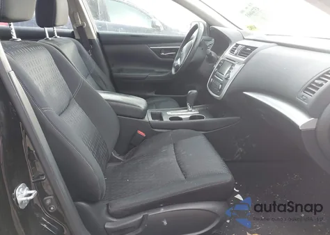 2016 Nissan Altima 2.5/2.5 S/2.5 Sl/2.5 Sr/2.5 Sv z USA, uszkodzony, nr VIN 1N4AL3AP2GN330234